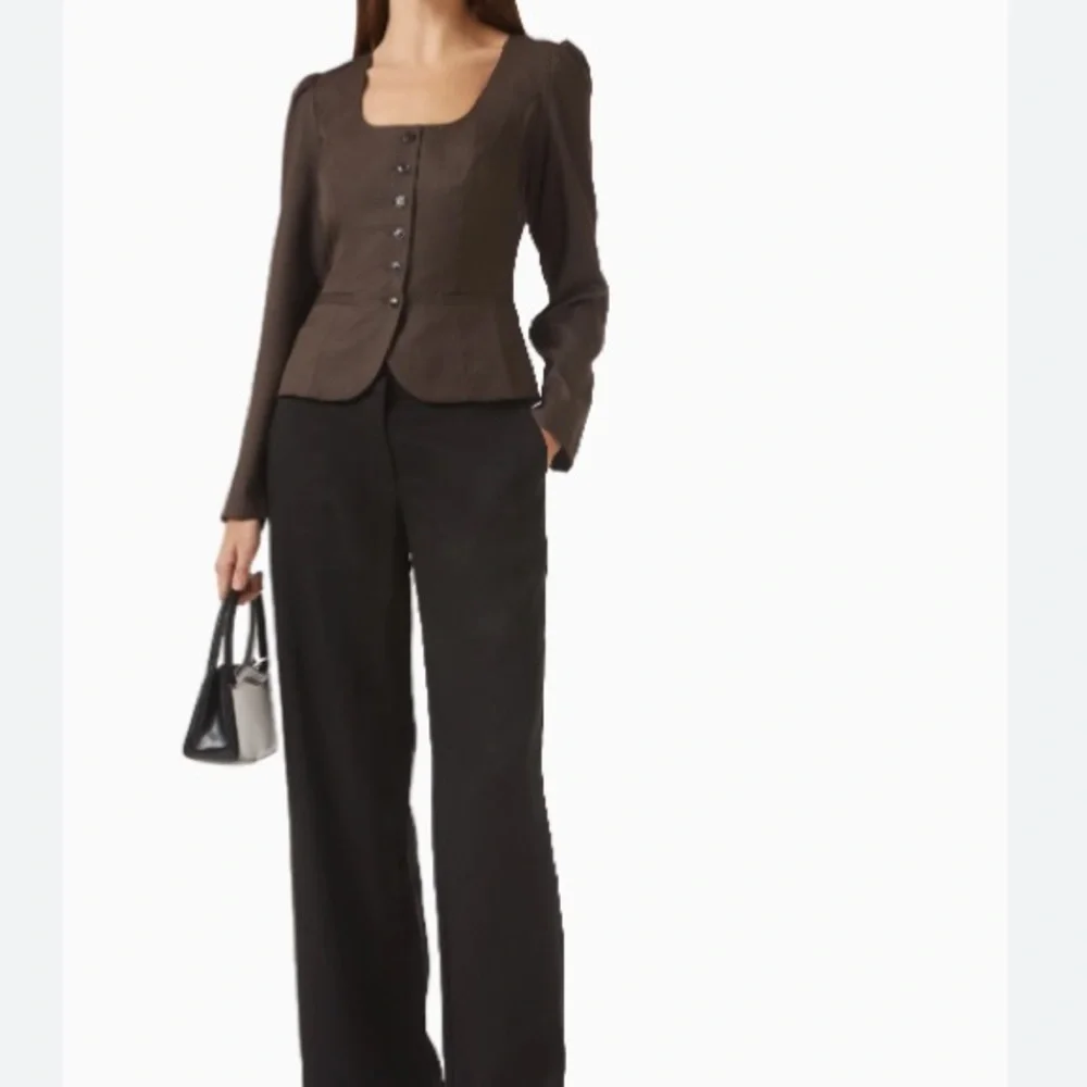 Reformation Brown Fitted Button-Up Scoop Neck Blouse - Picture 3 of 11